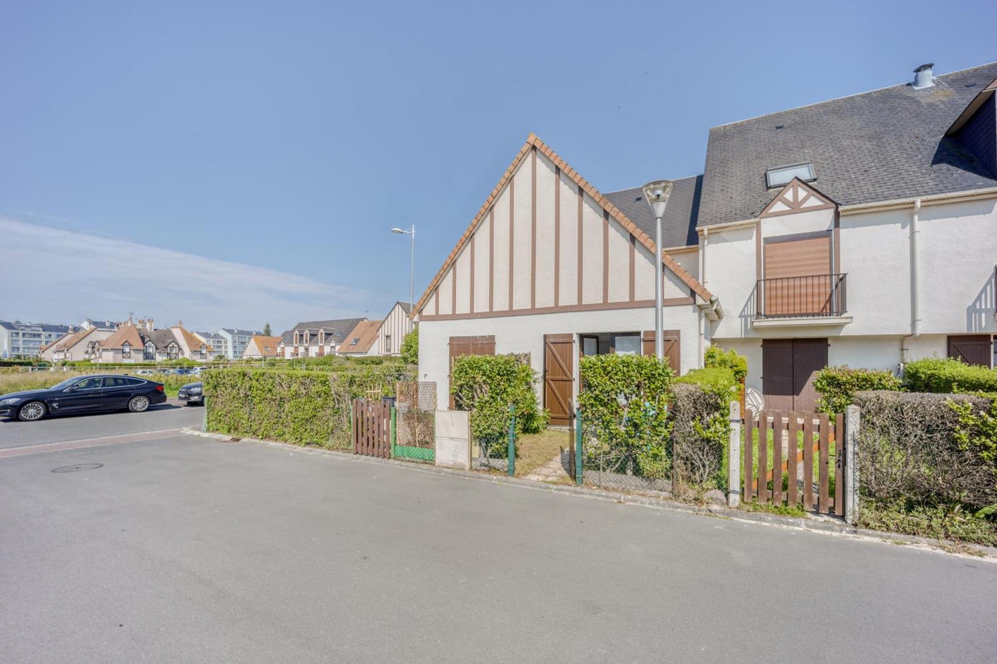 Le Petit Normand - Studio Avec Jardin A 500 M De La Plage كورسول-سور-مار المظهر الخارجي الصورة